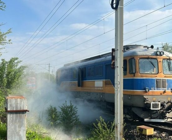 Incendiu izbucnit la locomotiva unui tren de marfă în comuna Tărtășești