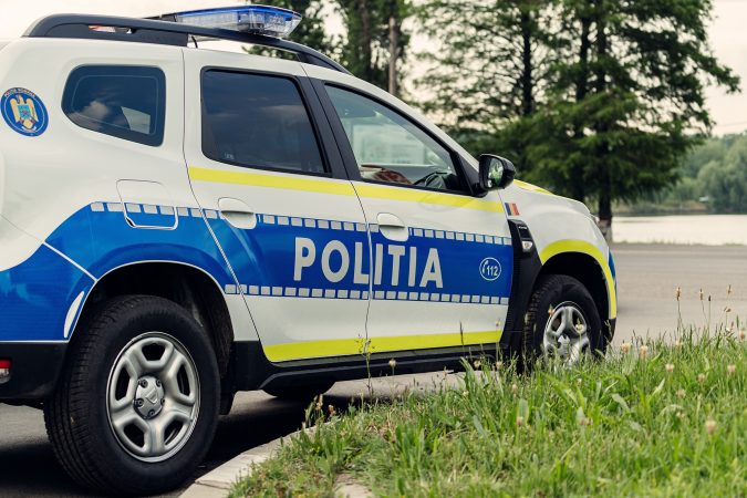 BĂTAIE ÎN PLINĂ STRADĂ ce s-a lăsat cu arestări