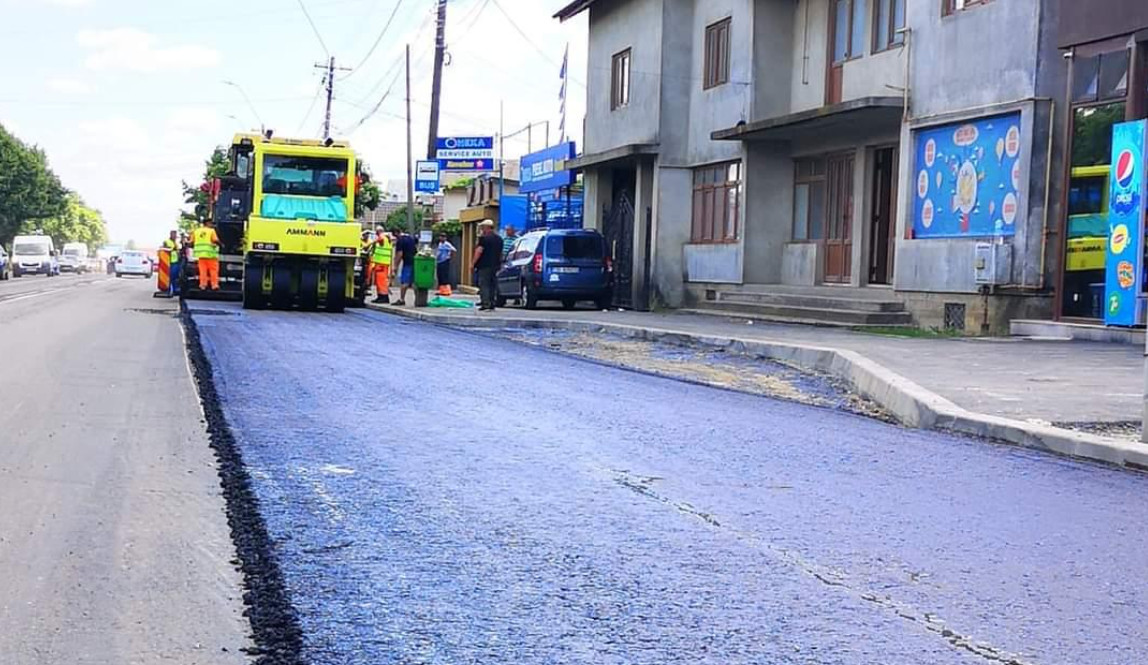 Primăria Târgoviște a demarat lucrările de asfaltare și pe Calea București, investiție realizată în asociere cu CJ Dâmbovița