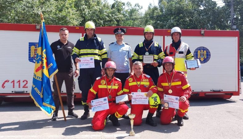 Pompierii de la ISU Dâmbovița, pe locul 1 la proba „descarcerare din autovehicule”