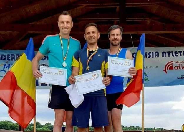 Jandarmul montan Ionuţ Timofte a ocupat locul al II-lea la “Campionatul Național de Alergare Montană Masters 2023”