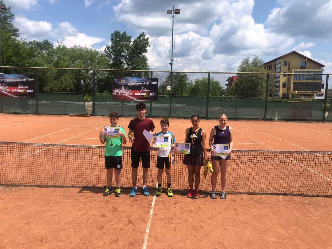 Turneul de tenis "Iubim Dâmbovița", competiție organizată cu ocazia "Zilelor Județului Dâmbovița"