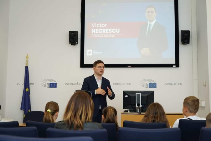 Eurodeputatul Victor Negrescu: În lipsa unor demersuri comune, aderarea României la spațiul Schengen poate fi pusă în pericol de alegerile din Spania