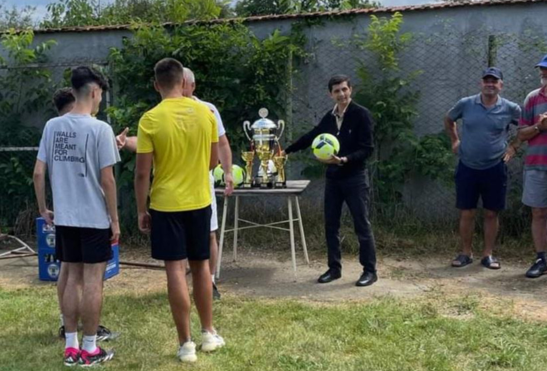 "Cupa Vulcana-Pandele -2023" la fotbal,  s-a încheiat. Învingători au fost toți cei care au participat la eveniment, jucători și spectatori ! 