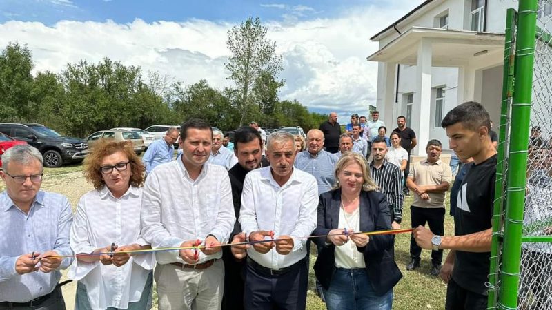 Președintele CJ Dâmbovița, Corneliu Ștefan și prefectul Claudia Gilia au fost prezenți la inaugurarea a două investiții prin PJDL