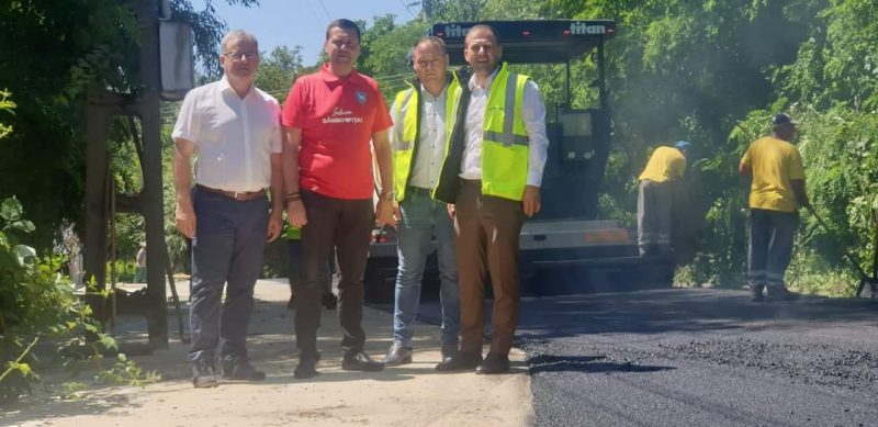 Se lucrează pe șantierele din comunele Răzvad, I.L.Caragiale și Ocnița, președintele CJ Dâmbovița, Corneliu Ștefan a făcut o vizită în teren