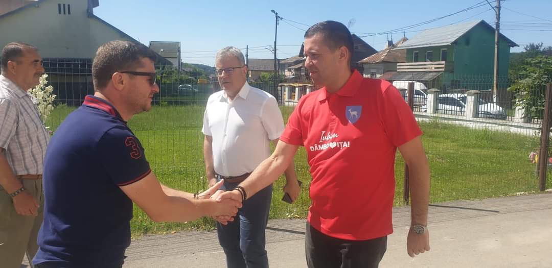 Se lucrează pe șantierele din comunele Răzvad, I.L.Caragiale și Ocnița, președintele CJ Dâmbovița, Corneliu Ștefan a făcut o vizită în teren