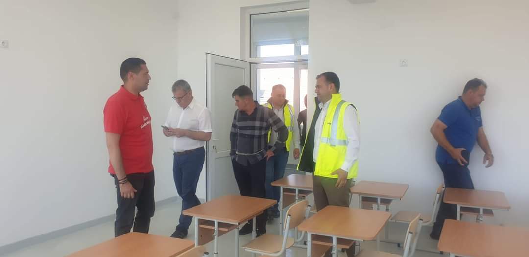 Se lucrează pe șantierele din comunele Răzvad, I.L.Caragiale și Ocnița, președintele CJ Dâmbovița, Corneliu Ștefan a făcut o vizită în teren