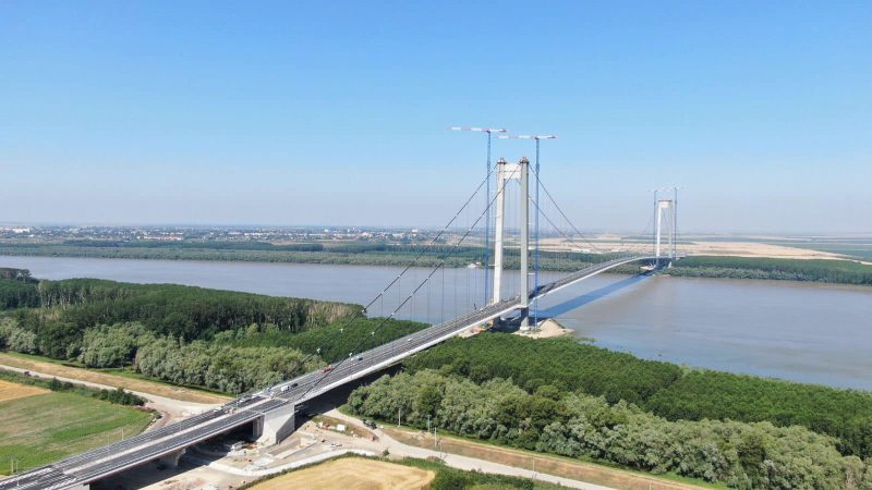 Program circulație pe podul suspendat peste Dunăre de la Brăila!