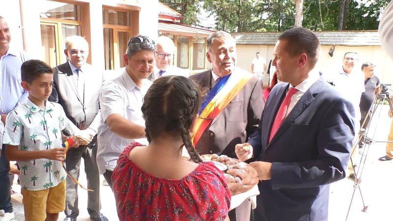 Administrația locală de la Niculești, a inaugurat noul corp de clădire al Primăriei. VIDEO