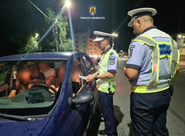 Sute de polițiști dâmbovițeni desfășoară, astăzi și mâine, razii de amploare în tot județul.VIDEO