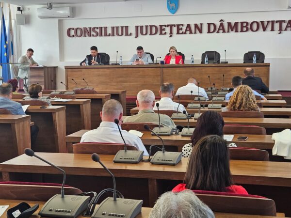 Ședința Ordinară a Colegiului Prefectural: Dezbateri privind Ordinea Publică, Mediu, Comerț și Controlul Carburanților în Județul Dâmbovița