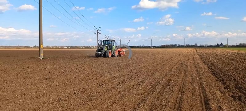 Sprijin de urgență acordat fermierilor din sectorul vegetal: 2 lei pe litru pentru 50% din motorina folosită în lucrări agricole