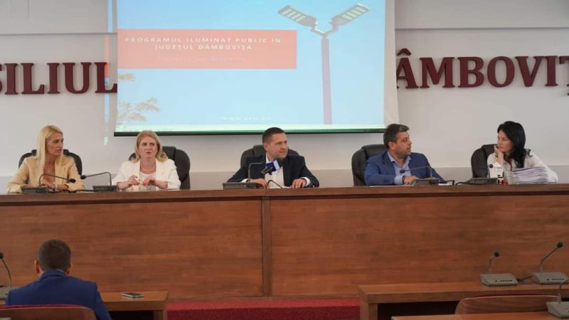 În sala Unirii a CJ Dâmbovița, s-au semnat 17 contracte de finanțare prin AFM, 16 comune dâmbovițene vor moderniza sistemul de iluminat public