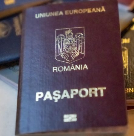 În perioada sezonului estival, Serviciul Public Comunitar de Pașapoarte Dâmbovița a emis 6.888 pașapoarte electronice și 1015 pașapoarte temporare