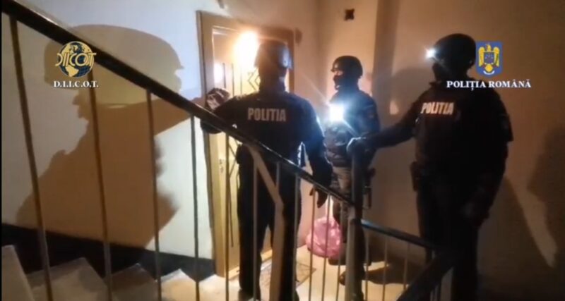 PERCHEZIȚII LA TRAFICANȚI DE DROGURI. VIDEO