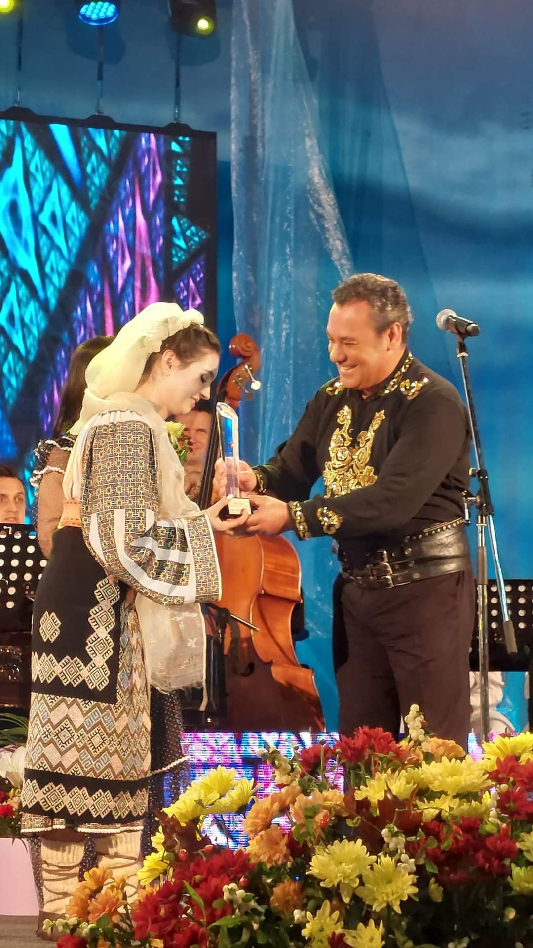TROFEUL Festivalului Dolănescu  a fost câștigat de Vasiloiu Alexandra, din Doicești, județul Dâmbovița, Gala Festivalului a fost un adevărat regal .