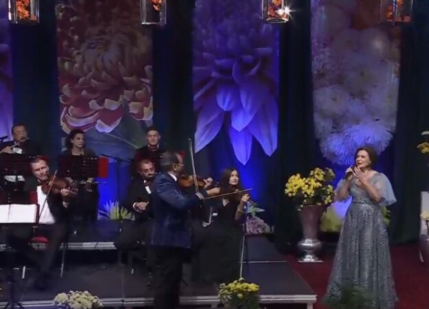 Târgoviște-Cetatea Romanței: Festivalul Național Crizantema de Aur este în desfășurare