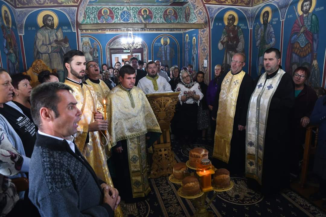 Sărbătoarea hramului Sfântului Dumitru și prezența papucelului sfântului Gherasim au adus o binecuvântare specială comunității Parohiei Stănești