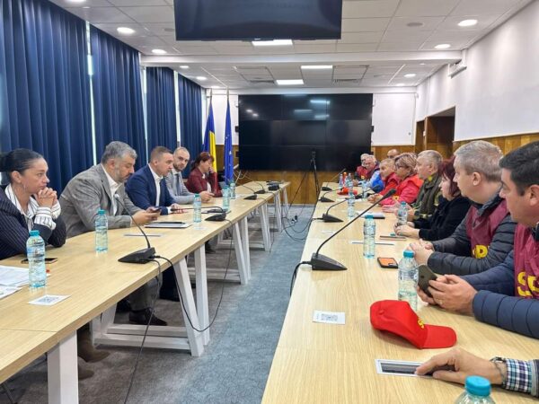 Discuții asupra viitorului Poștei Române: Sindicatele au adus problemele pe masa ministrului