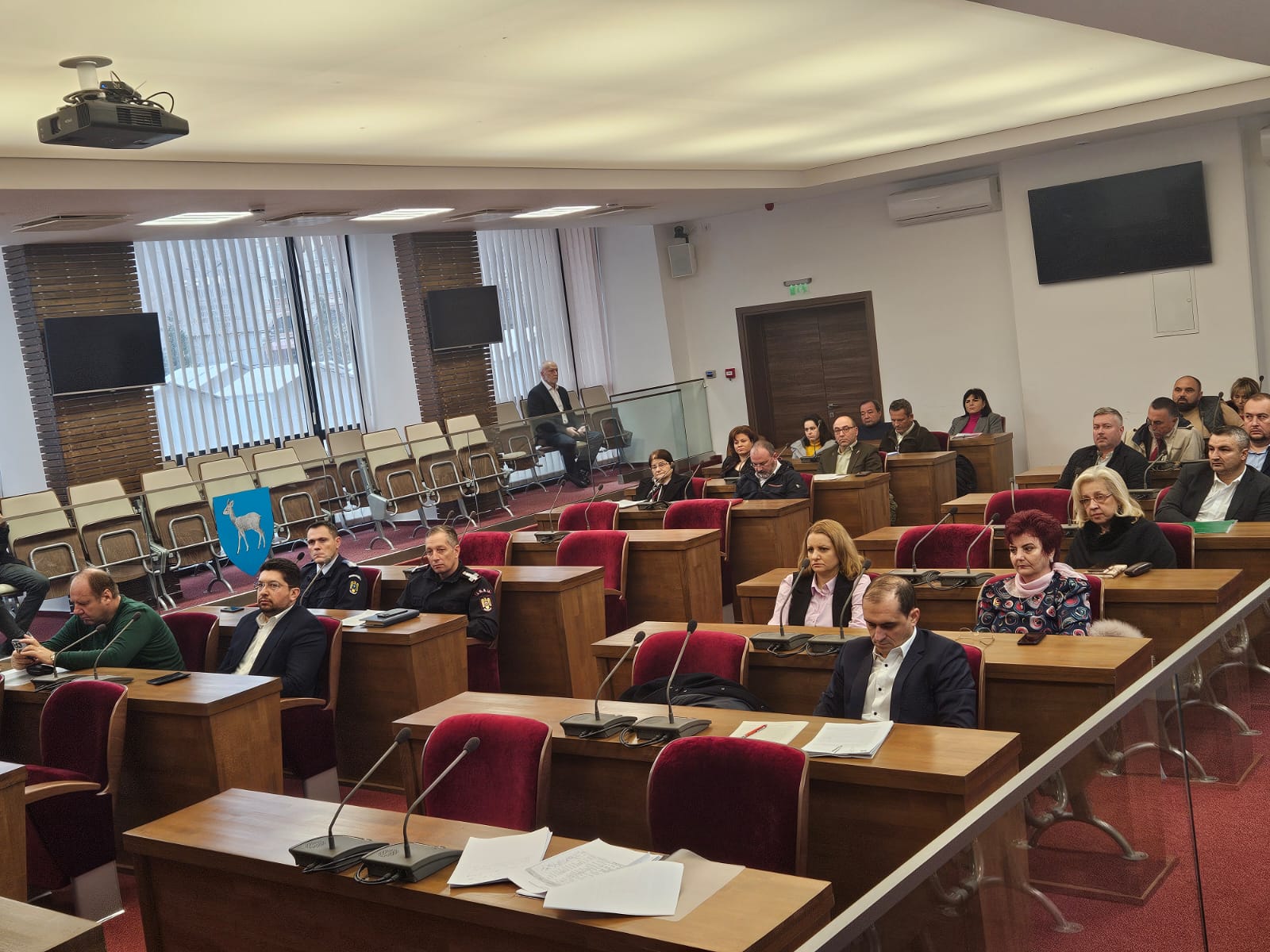 DSVSA  Dâmbovița intensifică controalele, a avut loc ședința ordinară a Colegiului Prefectural al județului Dâmbovița, în care au fost dezbătute o serie de subiecte