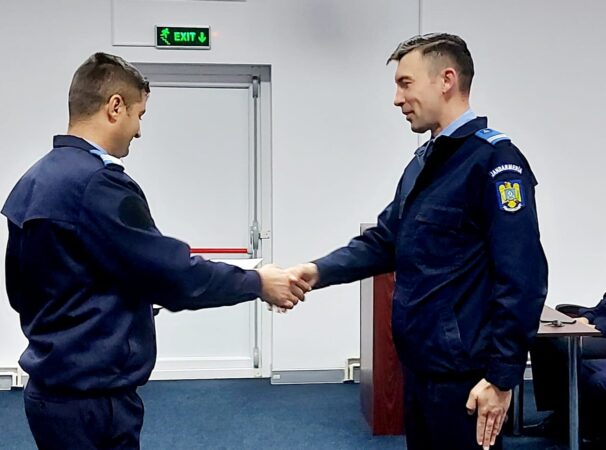22 de jandarmi au foat avansați în grad cu ocazia Zilei Naţionale a României