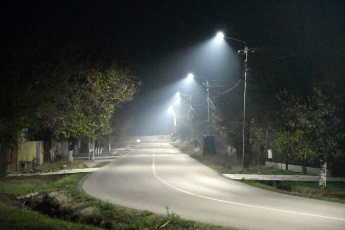 Stradă cu stradă, iluminatul public din Răcari este în plin proces de modernizare