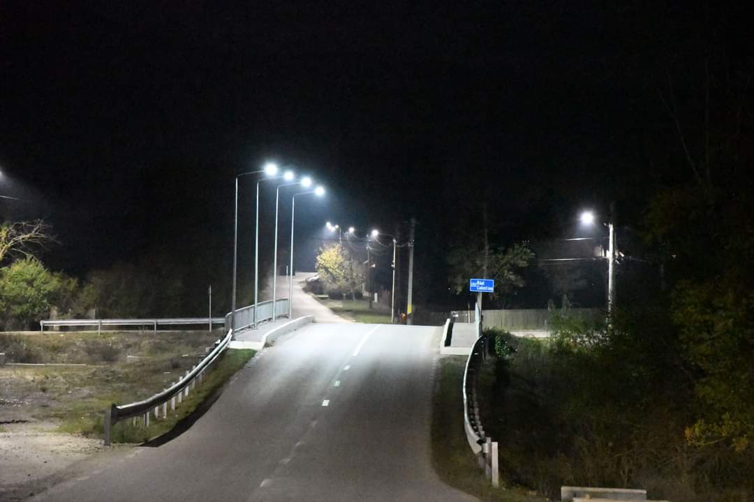 Stradă cu stradă, iluminatul public din Răcari este în plin proces de modernizare