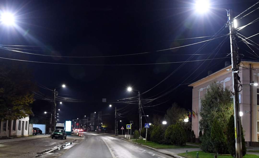 Stradă cu stradă, iluminatul public din Răcari este în plin proces de modernizare