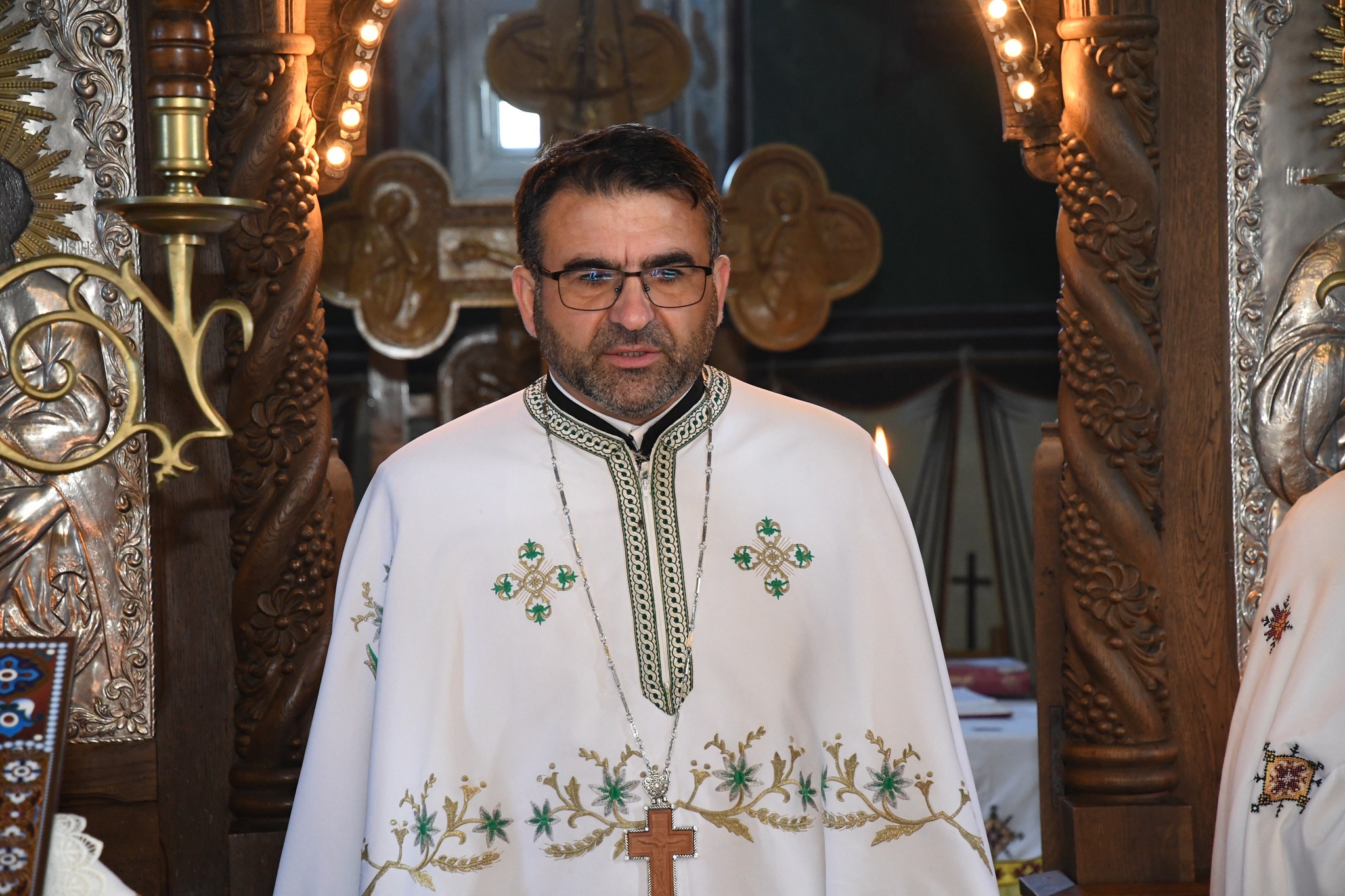 O nouă lumină spirituală în Parohia "Sfânta Treime" din Ghergani: Instalarea Părintelui Marius Munteanu