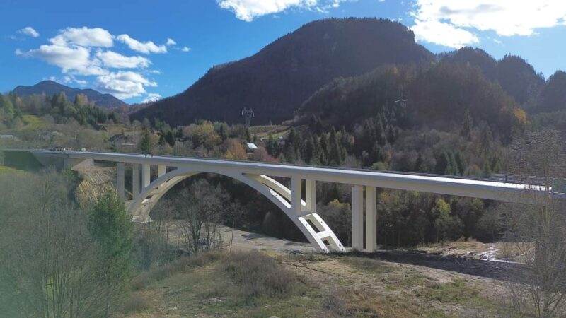 Se apropie de finalizare lucrările la noul pod de pe DN73, zona localității Podu Dâmboviței