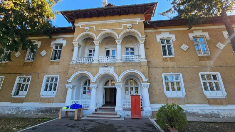 CJ Dâmbovița: Au început lucrările de restaurare și conservare a fostei Școli de Cavalerie din Târgoviște
