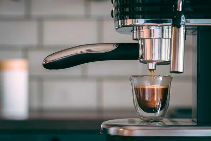 ESPRESSOARE MANUALE – Drumul către cafeaua perfectă