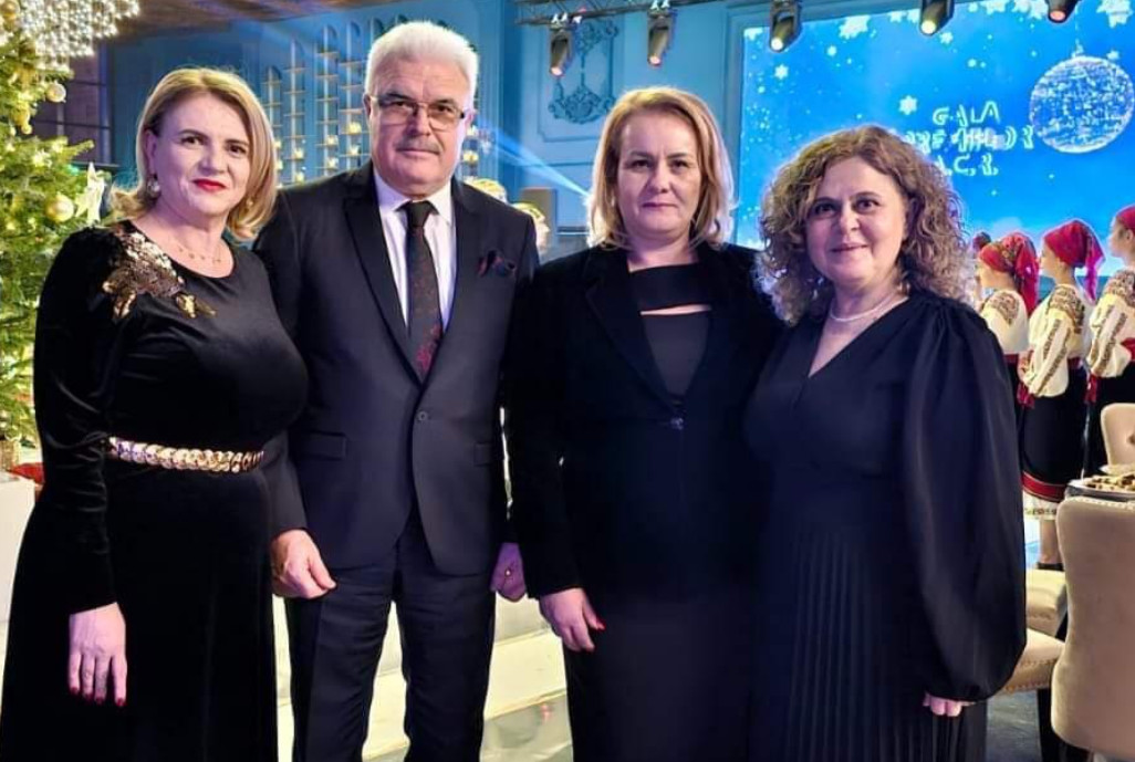 Cadre didactice de la Facultatea de Drept și Științe Administrative din Târgoviște la Gala Asociației Criminaliștilor din România
