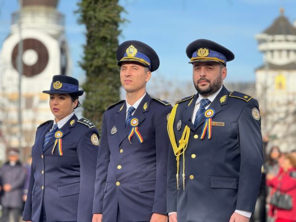 Penitenciarul Mioveni, sub comanda subcomisarului de poliție penitenciară Patric Daniel Ghebaru, a marcat cu mândrie și respect Ziua Națională a României