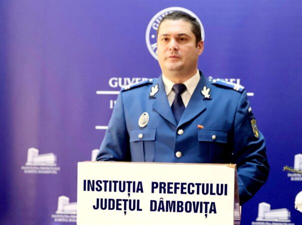 Jandarmii dâmbovițeni sunt la datorie în tot județul Dâmbovița Jandarmii vor acţiona zilnic pentru asigurarea climatului de ordine publică, astfel încât dâmboviţenii să petreacă sărbătorile de iarnă în linişte și siguranță. Jandarmii vor fi angrenaţi şi în misiuni de pază şi protecţie instituţională la obiectivele stabilite în responsabilitate.