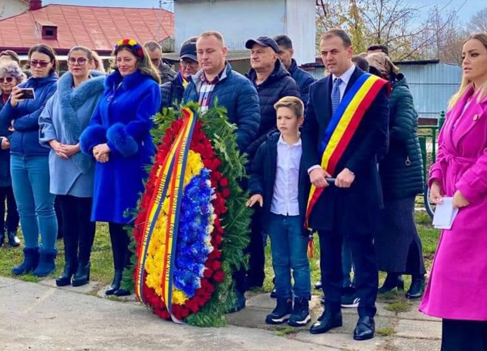 Cu mic, cu mare, răzvădenii au sărbătorit alături de administrație, ziua de 1 Decembrie