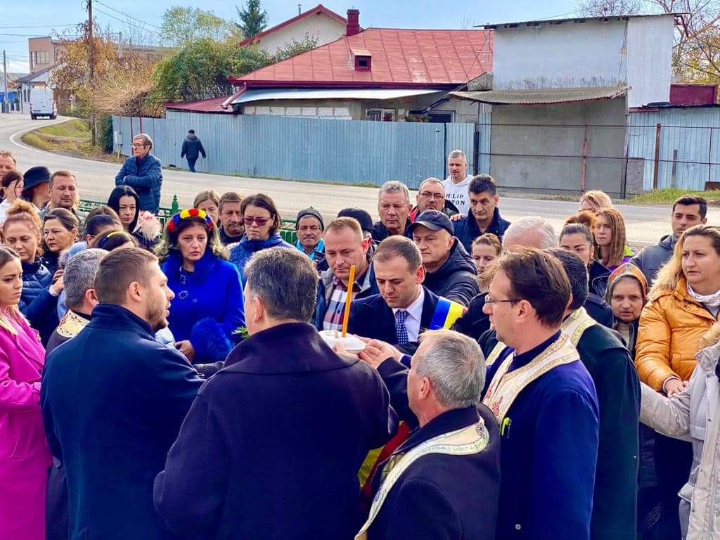 Cu mic, cu mare, răzvădenii au sărbătorit alături de administrație, ziua de 1 Decembrie