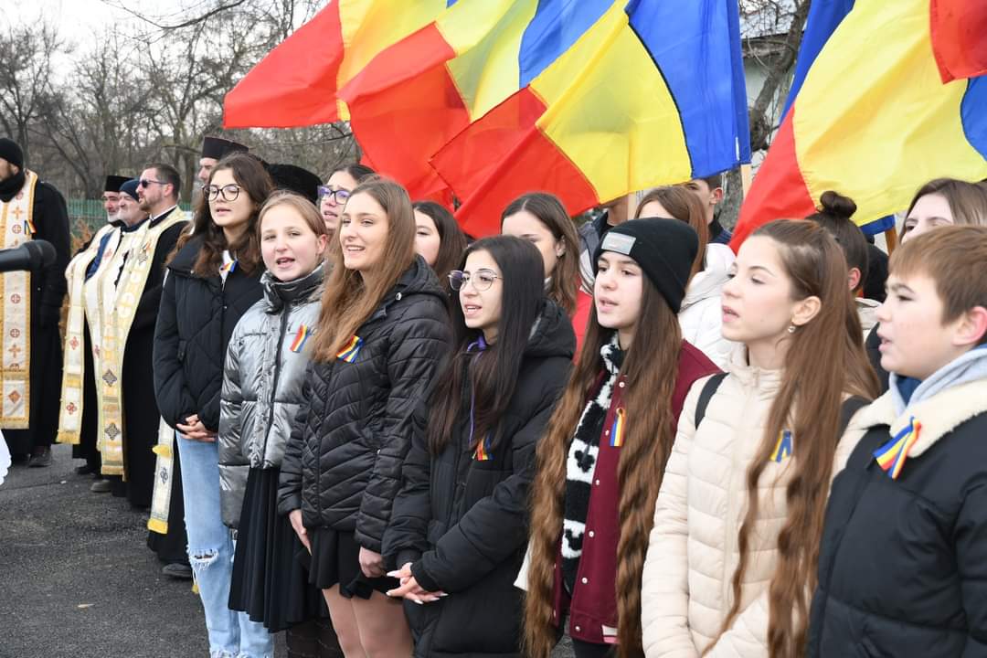 Răcărenii nu-și uită eroii:  Comemorarea Eroului martir, sublocotenent Barbu Petre Marian, fost parașutist în Armata Română la Boteni