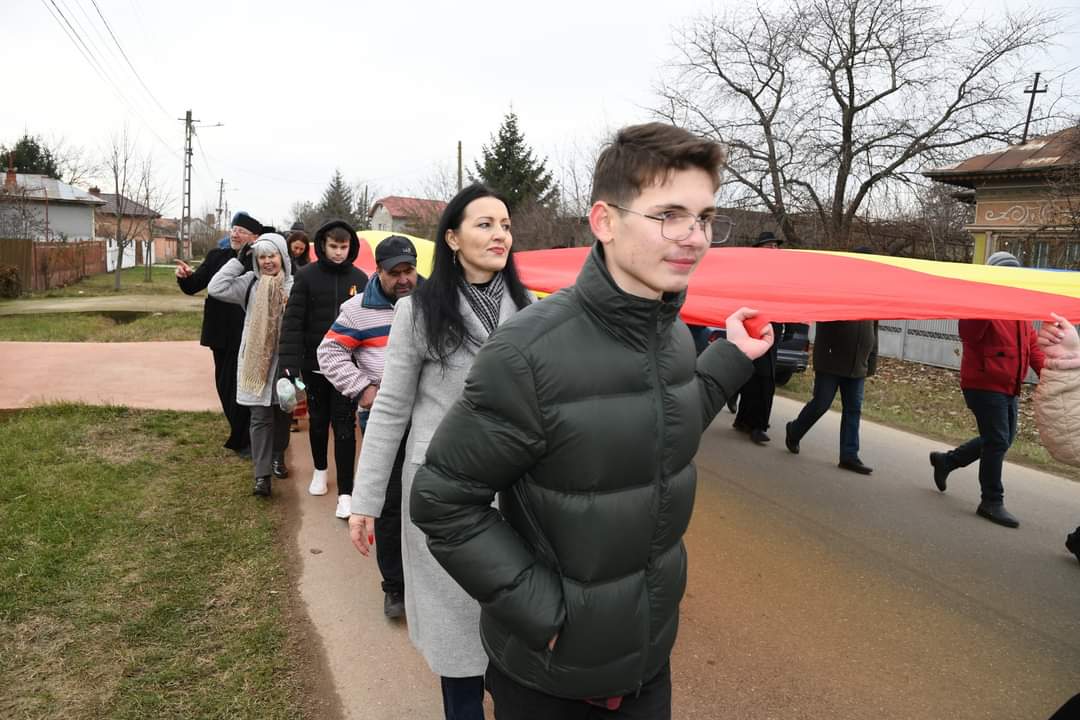 Răcărenii nu-și uită eroii: Comemorarea Eroului martir, sublocotenent Barbu Petre Marian, fost parașutist în Armata Română la Boteni