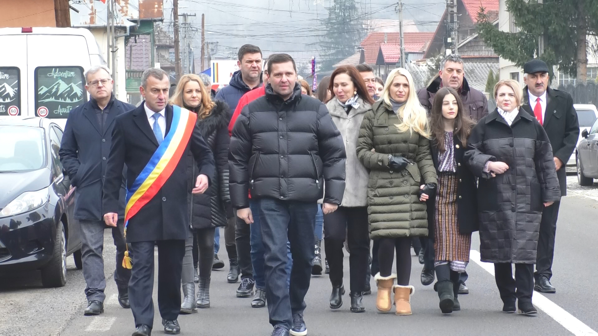 Festivalul Colindelor în comuna Moroeni: Cete de colindători au reaprins magia datinilor și obiceiurilor de iarnă. VIDEO