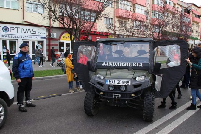 Dâmbovițenii au putut vedea tehnica de intervenție a Jandarmeriei Dâmbovița