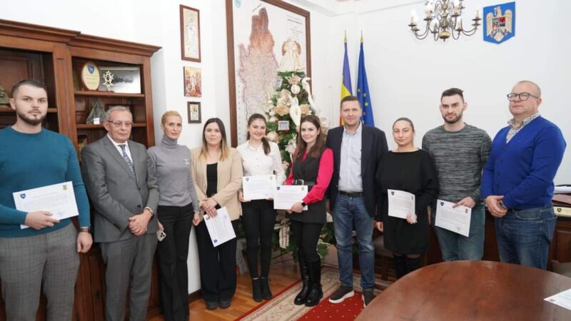 Programul de internship al Consiliului Județean Dâmbovița, ediția 2023, a ajuns la final Programul de internship al Consiliului Județean Dâmbovița, ediția 2023, a ajuns la final și este un proiect inedit prin care tinerii selectați