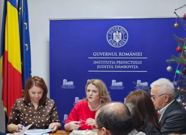 STOP DROGURILOR ! PLANUL DE ACȚIUNE ÎN DOMENIUL DROGURILOR PENTRU PERIOADA 2022 – 2024 în județul Dâmbovița STOP DROGUROLOR! Ultimii ani ne-au arătat cât de grave pot fi consecințele consumului de droguri, cât de mult afectează sănătatea și bunăstarea oamenilor, cum pot destrăma familii și comunități. Implicarea instituțiilor statului în acțiuni de informare, prevenție și reducere a consecințelor este esențială pentru contracararea acestor amenințări.