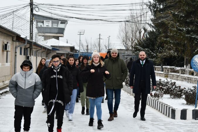Penitenciarul Mioveni își menține angajamentul în prevenirea delincvenței juvenile și în anul 2024 Penitenciarul Mioveni își menține angajamentul în prevenirea delincvenței juvenile și în anul 2024