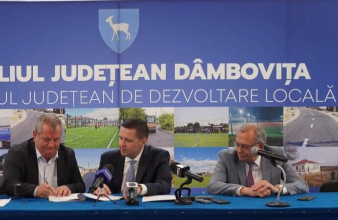 A fost semnat contractul de execuție lucrări pentru asfaltarea mai multor străzi,  dacă vremea va permite,  în curând  vor începe
