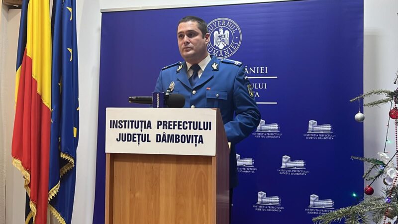 Peste 100 de jandarmi dâmbovițeni au acționat zilnic pentru ca cetățenii să petreacă trecerea dintre ani în siguranță Peste 100 de jandarmi dâmbovițeni au acționat zilnic pentru ca cetățenii să petreacă trecerea dintre ani în siguranță. În plus, jandarmii
