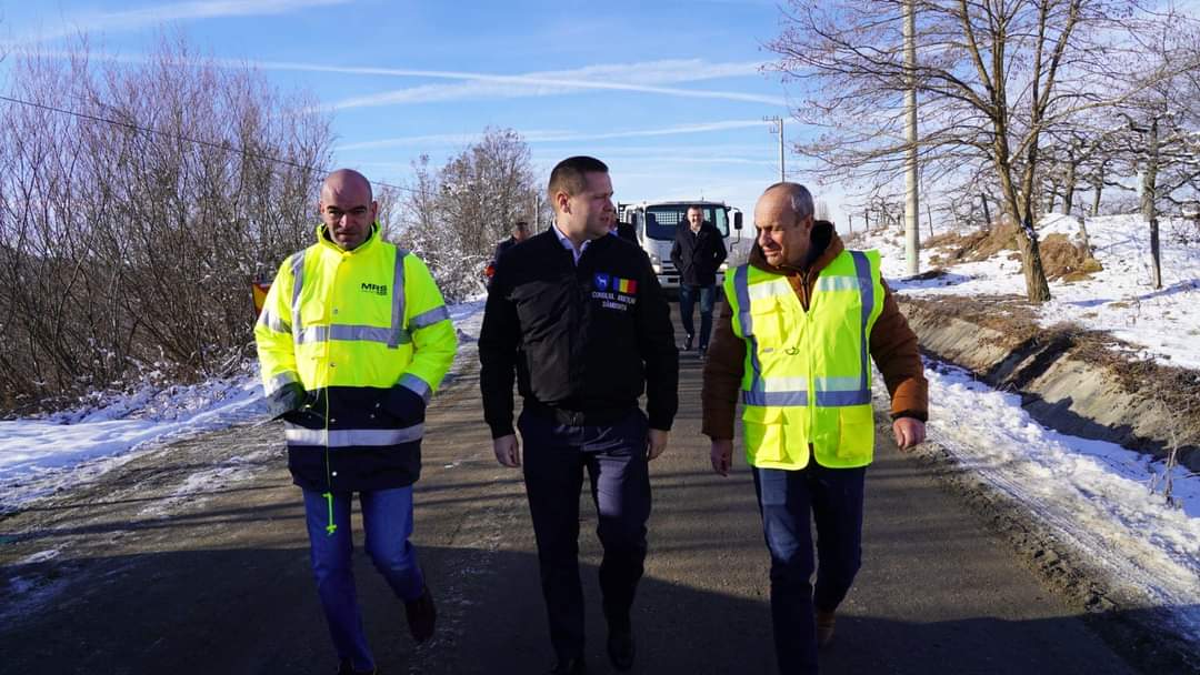 Au început lcrările de reabilitare și modernizare pe  DJ 724 Malu cu Flori-Pucheni, președintele CJ Dâmbovița, Corneliu Ștefan  a mers pe șantier.