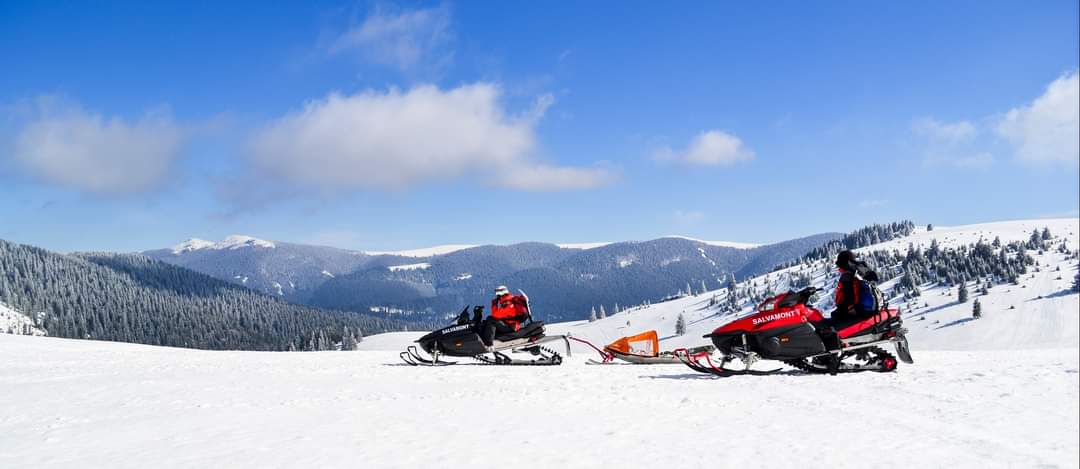 În ultimele 24 de ore, la Dispeceratul Național Salvamont s-au primit 28 apeluri prin care se solicita intervenția de urgență a salvamontiștilor, astfel: