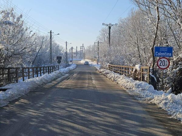 Atenție! Limitare de tonaj pe podul peste râul Colentina în zona Colacu, orașul Răcari Atenție! Limitare de tonaj pe podul peste râul Colentina în zona Colacu, orașul Răcari, județul Dâmbovița Dâmbovița.